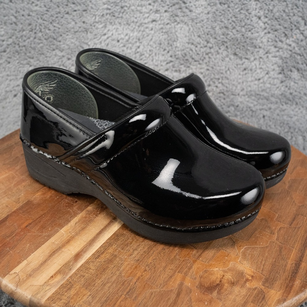 Dansko XP 2.0 Black Patent Leather Clogs Shoes 38 7-7.5 US